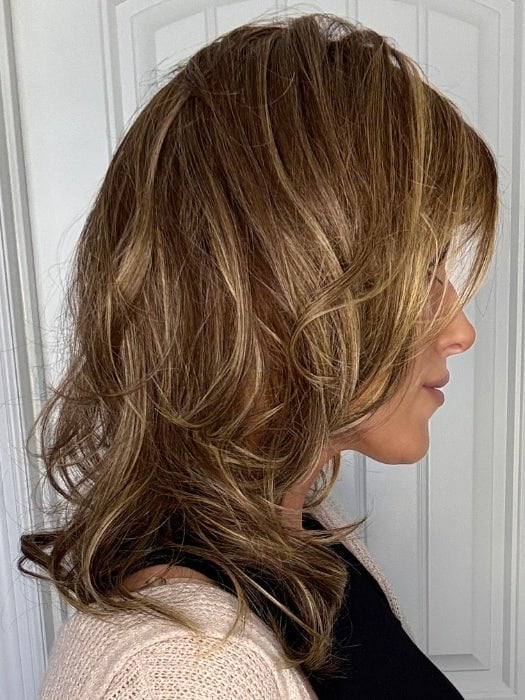 Kristyna Moore @kristynamoore wearing Flash Mono Part by Ellen Wille in color Bernstein Rooted | Lightest Brown and Light Golden Blonde with Light Honey Blonde Blend and Shaded Roots