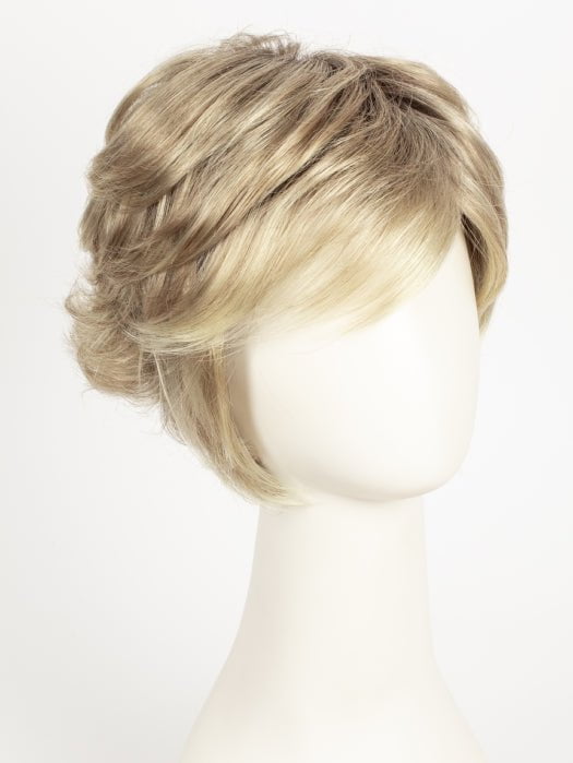 RH1488RT8 | Highlighted Copper Blonde With Golden Brown Roots