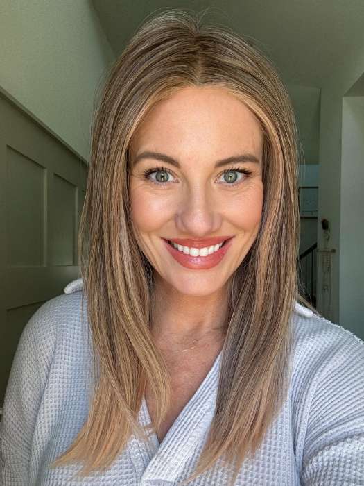 Jenny B @thewiggygirl wearing SLEEK by ELLEN WILLE in POWDER BLONDE TIPPED | Light Brown and Lightest Ash Blonde with Red Violet Blended with Pale Pink and Lighter Tipped Ends