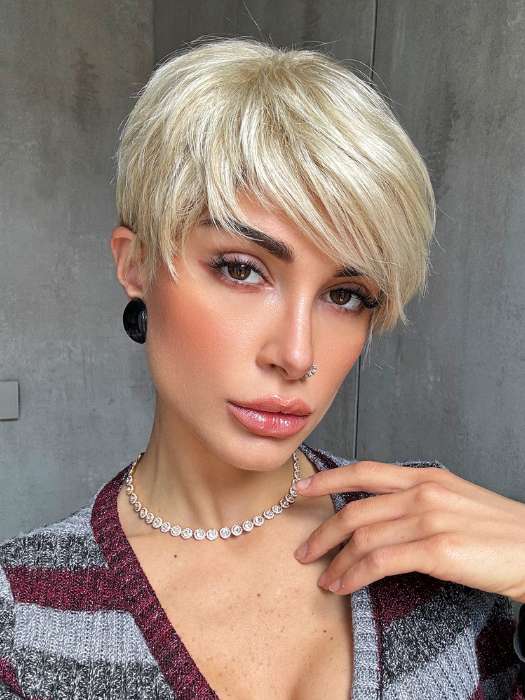 Maria @mariasoccorsalaforge wearing AMARA by RENE OF PARIS in color CREAMY-BLONDE | Platinum and Light Gold Blonde Evenly Blended