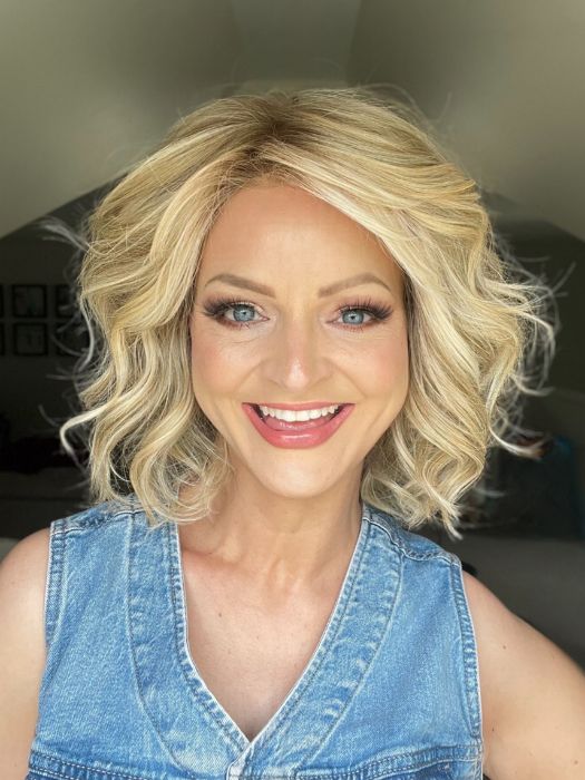 Sandy @i_be_wiggin wearing ECLAT by ELLEN WILLE in color SANDY-BLONDE-ROOTED | Medium Honey Blonde, Light Ash Blonde, and Lightest Reddish Brown blend with Dark Roots