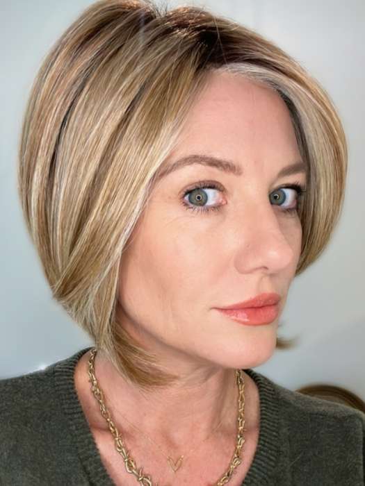 Jenny B. @thewiggygirl wearing STRAIGHT UP WITH A TWIST by RAQUEL WELCH WIGS in color SS14/22 SHADED WHEAT | Dark Blonde Evenly Blended with Platinum Blonde and Dark Roots