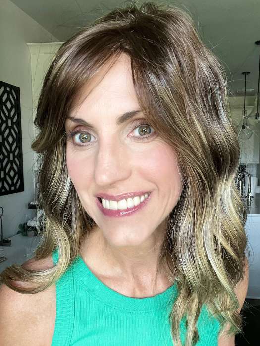 Lisa @beautifulyouwigreviews wearing RACHEL LITE by JON RENAU in color S8-18/26RO FAWN | Medium Brown roots to midlength, Dark Natural Ash Blonde & Medium Red-Gold Blonde Blend midlength to ends