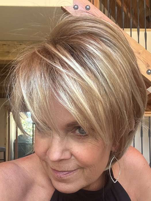 Susan @an_affair_with_hair wearing SKY by NORIKO in color NUTMEG F | Medium Blonde and Honey Brown Base Frosted with Platinum Blonde Highlights