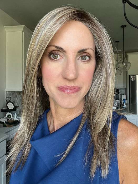 Lisa @beautifulyouwigreviews wearing WELL PLAYED by RAQUEL WELCH WIGS in color RL12/22SS SHADED CAPPUCCINO | Light Golden Brown Evenly Blended with Cool Platinum Blonde Highlights with Dark Roots
