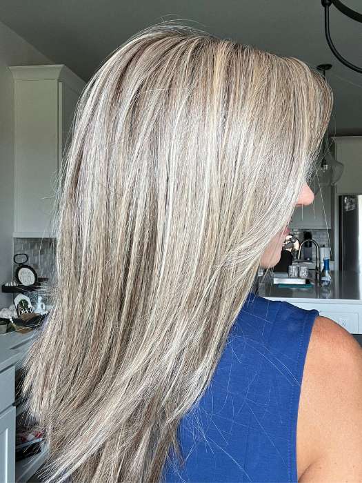 Lisa @beautifulyouwigreviews wearing WELL PLAYED by RAQUEL WELCH WIGS in color RL12/22SS SHADED CAPPUCCINO | Light Golden Brown Evenly Blended with Cool Platinum Blonde Highlights with Dark Roots
