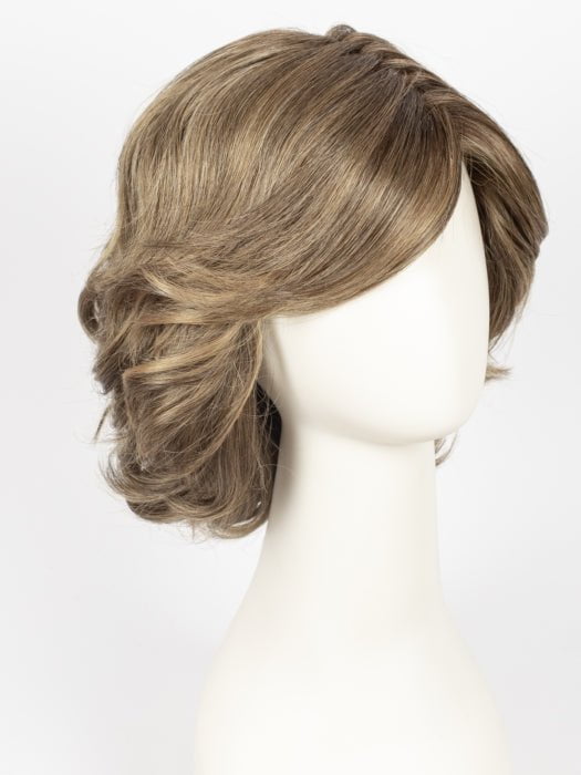 GL14-16SS HONEY TOAST | Chestnut Brown base blends into multi-dimensional tones of Medium Brown and Dark Golden Blonde