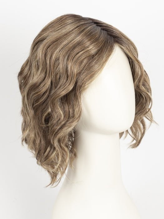 GF11-25SS HONEY PECAN | Chestnut Brown base blends into multi-dimensional tones of Brown and Golden Blonde