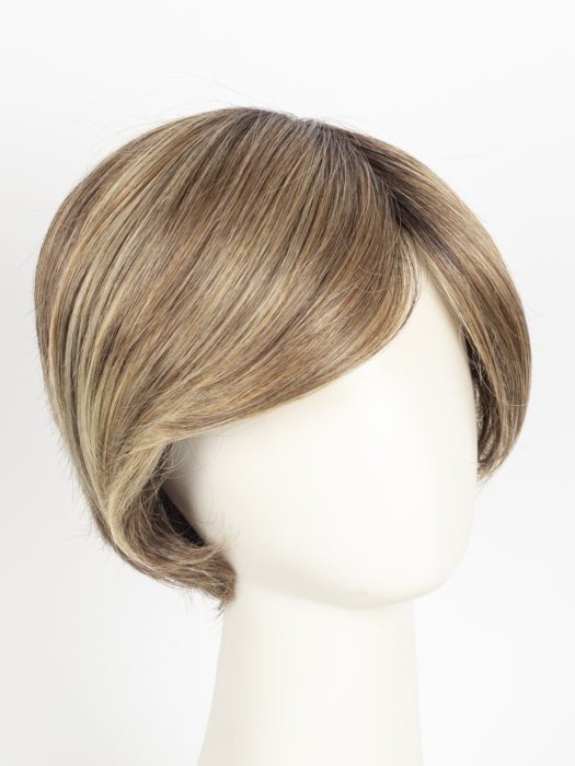 RL11-25SS SHADED HONEY PECAN | Chestnut Brown base blends into multi-dimensional tones of Brown and Golden Blonde