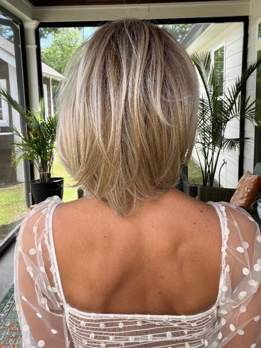 Jenna Fail @jenna_fail wearing ON IN 10 by RAQUEL WELCH WIGS in color SS19/23 SHADED BISCUIT | Light Ash Blonde Evenly Blended with Cool Platinum Blonde with Dark Roots