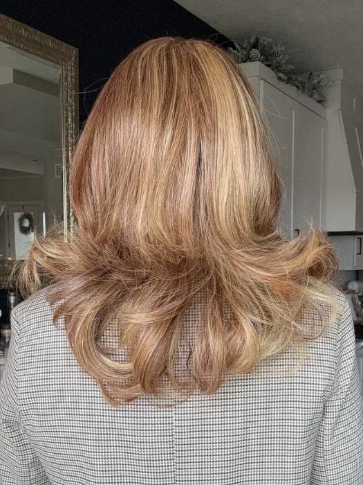 Carly @carlynwilson84 wearing CURVE APPEAL by RAQUEL WELCH WIGS in color RL29/25 GOLDEN RUSSET | Ginger Blonde Evenly Blended with Medium Golden Blonde
