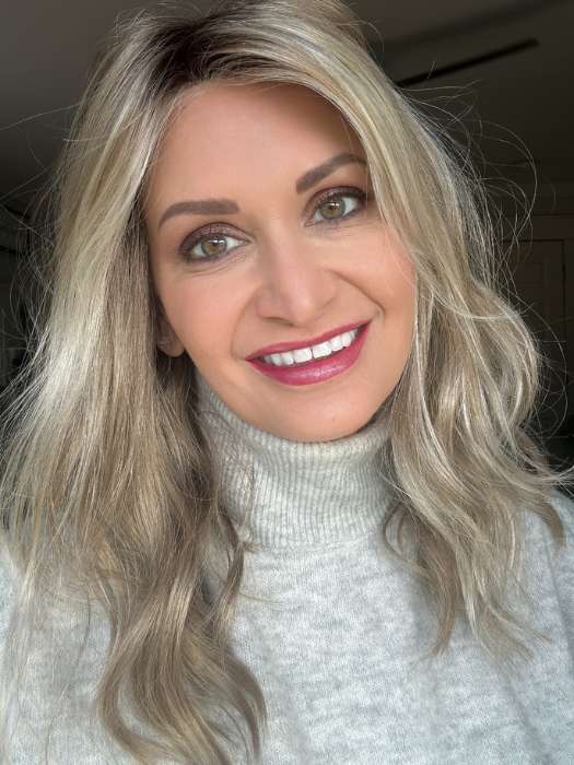 Emily @she_sheds_more wearing HEIDI by JON RENAU in color 22F16S8 VENICE BLONDE | Light Ash Blonde and Light Natural Blonde Blend Shaded with Medium Brown
