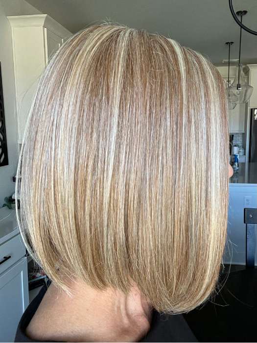 Lisa @beautifulyouwigreviews wearing CURRENT EVENTS by RAQUEL WELCH WIGS in color RL14/22SS SHADED WHEAT | Dark Blonde Evenly Blended with Platinum Blonde with Dark Roots
