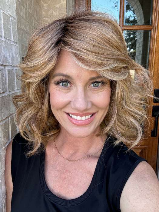 Jenny B. @thewiggygirl wearing EDITOR'S PICK ELITE by RAQUEL WELCH WIGS in color RL14/25SS | Shaded Honey Ginger | Dark Blonde Evenly Blended with Medium Golden Blonde With Dark Roots | outside natural lighting
