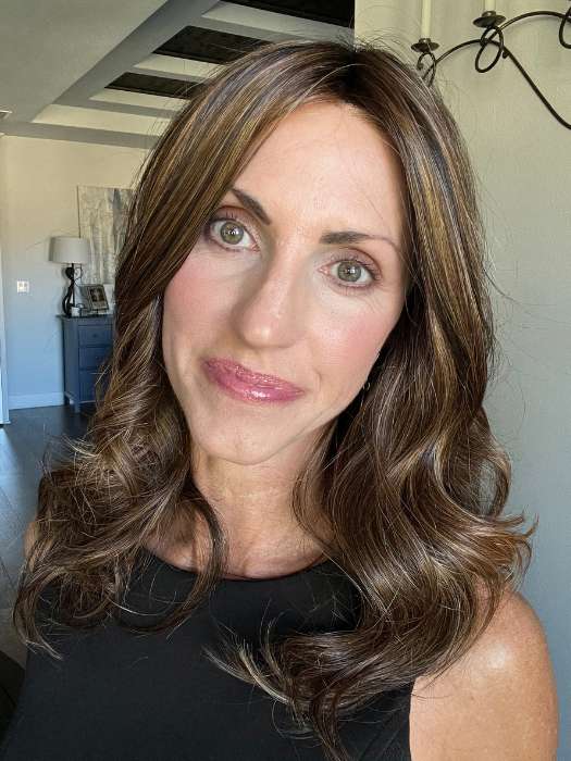 Lisa Mullins @beautifulyouwigreviews wearing ISABEL by BELLETRESS in color RICH CHOCOLATE BROWN R | A mixture of Dark and Medium Brown, Highlighted with Dark Auburn, Strawberry, Mahogany and Rooted with Dark Brown
