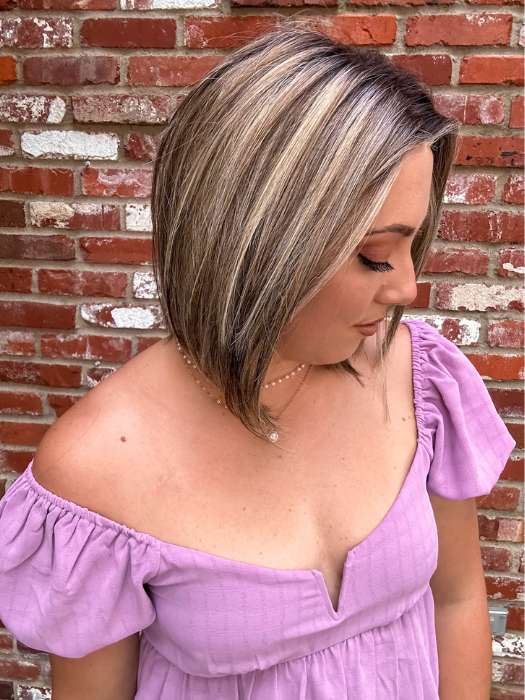 Jen Brown @being_mrs_brown wearing GLAM ERA by GABOR in color GF12-22SS SHADED CAPPUCCINO | Light Golden Brown Evenly Blended with Cool Platinum Blonde Highlights with Dark Roots