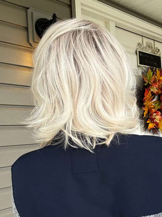 Nichole @nicholealee wearing DELIGHT by ELLEN WILLE in color PLATIN BLONDE ROOTED 61.101.1001 | Pure White and Pearl Platinum blend with Winter White and Shaded Roots
