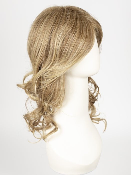 RL13/88 GOLDEN PECAN | Neutral Medium Blonde With Pale Honey Blonde Highlights